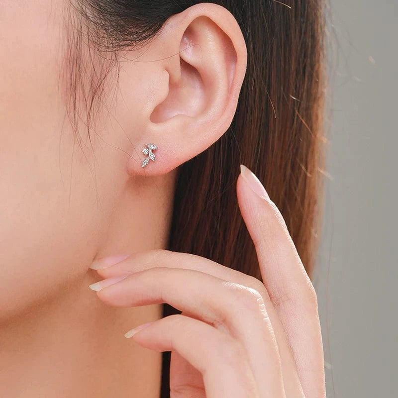 Wee Luxury Silver Earrings Lucky Leaves Zircon Stud Earrings in Silver