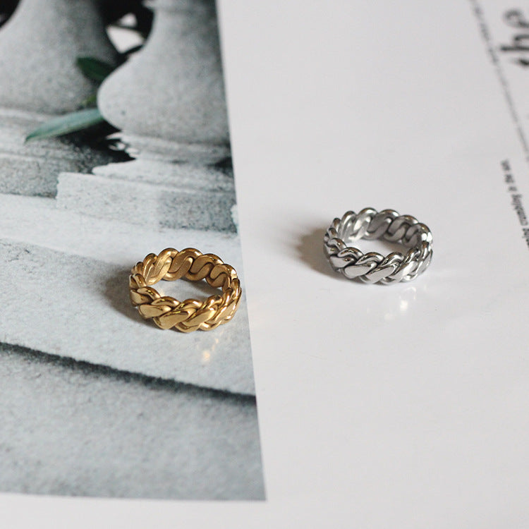 Vintageinspired rings for stylish couples with American flair