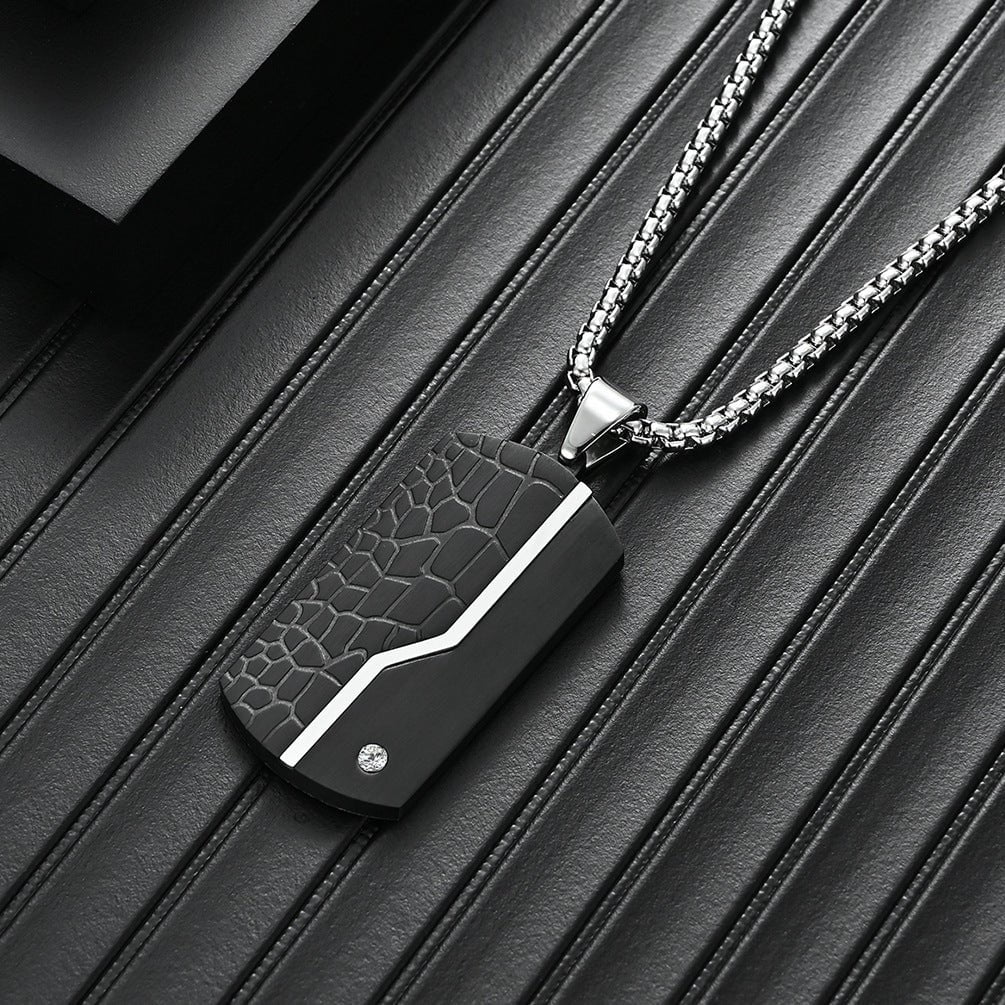 Wee Luxury Men Necklaces Black Steel and Pearl Chain Necklace Vintage Crack Stainless Steel Pendant for Men