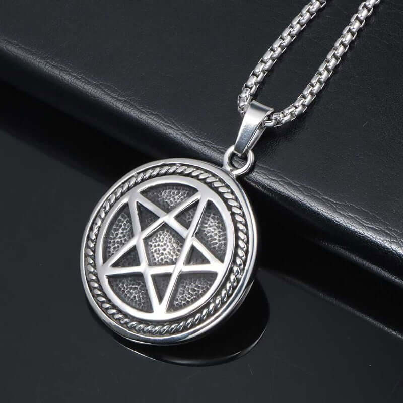 Wee Luxury Men Necklaces Pendant + 401*2.5*60cm with chain Men's Hip-Hop Titanium Steel Retro Five-Pointed Star Pendant