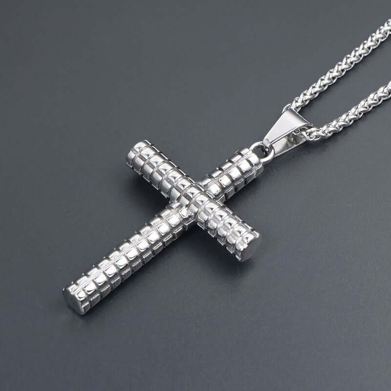 Wee Luxury Men Necklaces Pendant + ce402*3*60cm with chain Timeless Men's Retro Cross Pendant Necklace in Titanium Steel