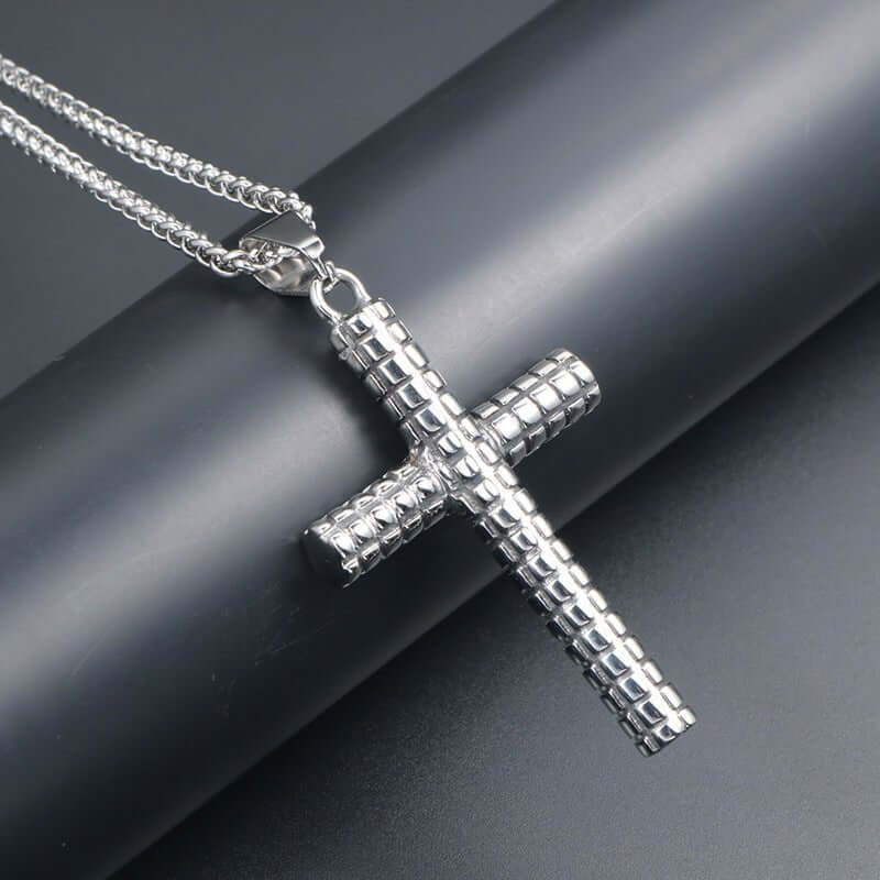 Wee Luxury Men Necklaces Pendant + ce402*3*60cm with chain Timeless Men's Retro Cross Pendant Necklace in Titanium Steel