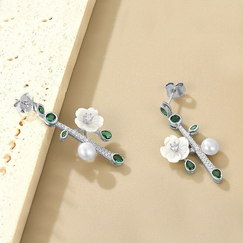 Wee Luxury Silver Earrings Silver Natural Pearl Stud Earrings For Women White Shell Flower Shining Zircon
