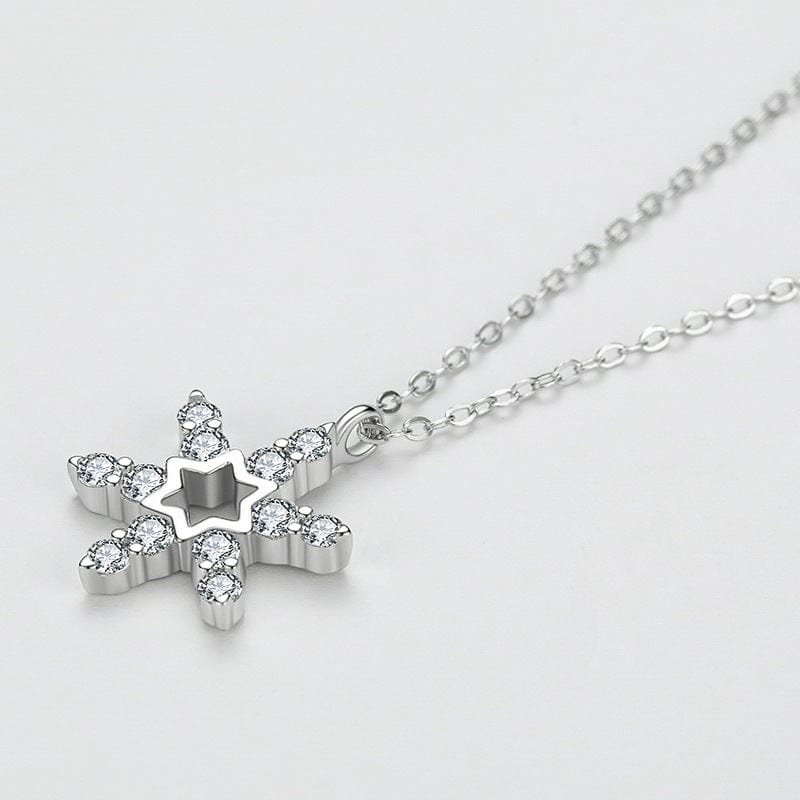 Wee Luxury Silver Necklaces Radiant Star-Shaped Snowflake Necklace in 925 Sterling Silver