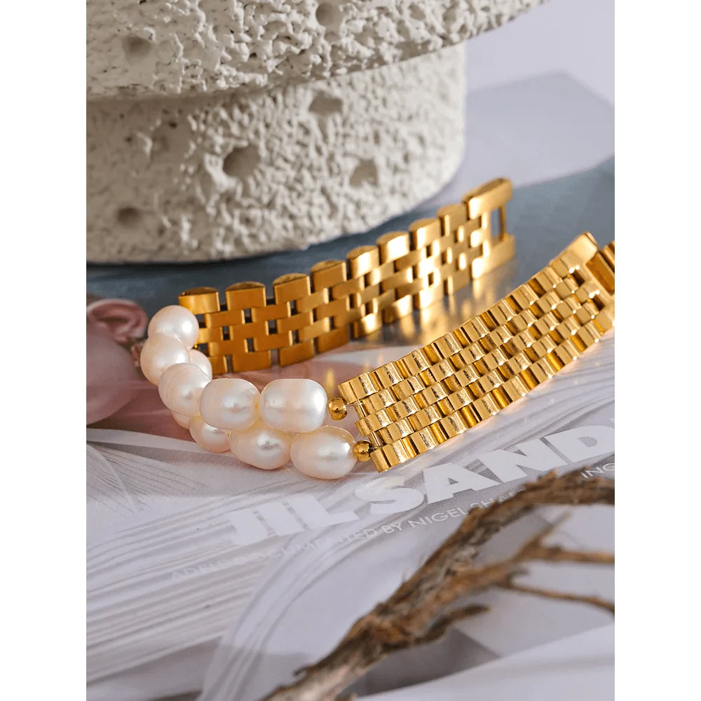 Wee Luxury Women Bracelets Gold Plated Luxury Natural Pearls Cuban Chain 316L Stainless Steel Bracelet Bangle