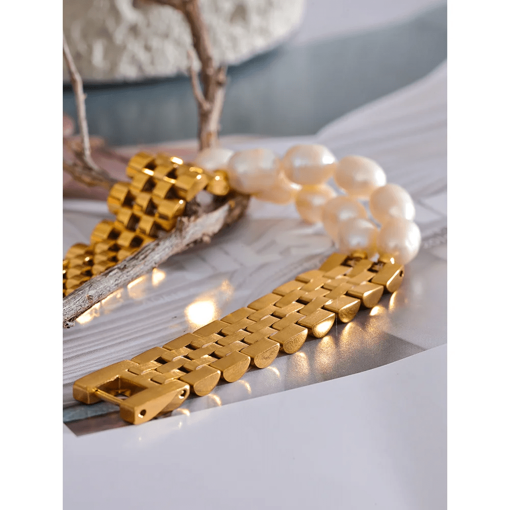 Wee Luxury Women Bracelets Gold Plated Luxury Natural Pearls Cuban Chain 316L Stainless Steel Bracelet Bangle