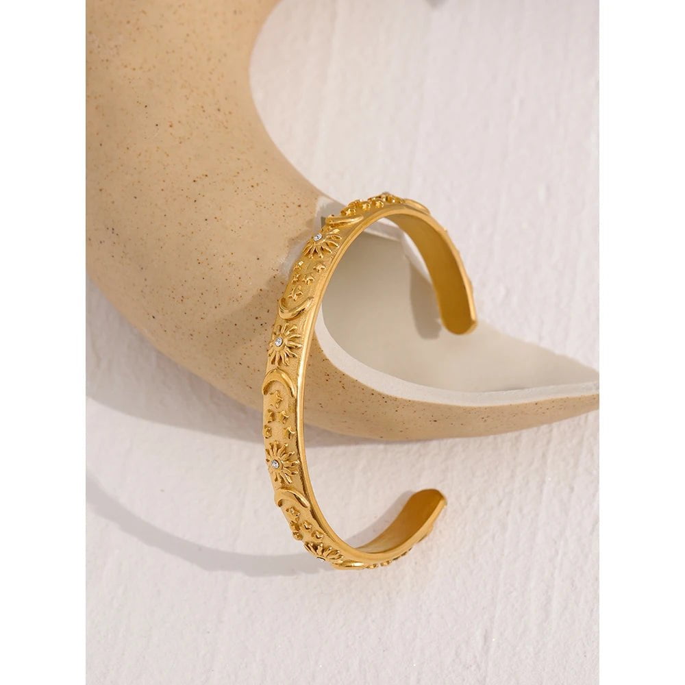 Wee Luxury Women Bracelets Golden Stylish Metal Open Stainless Steel Bracelet