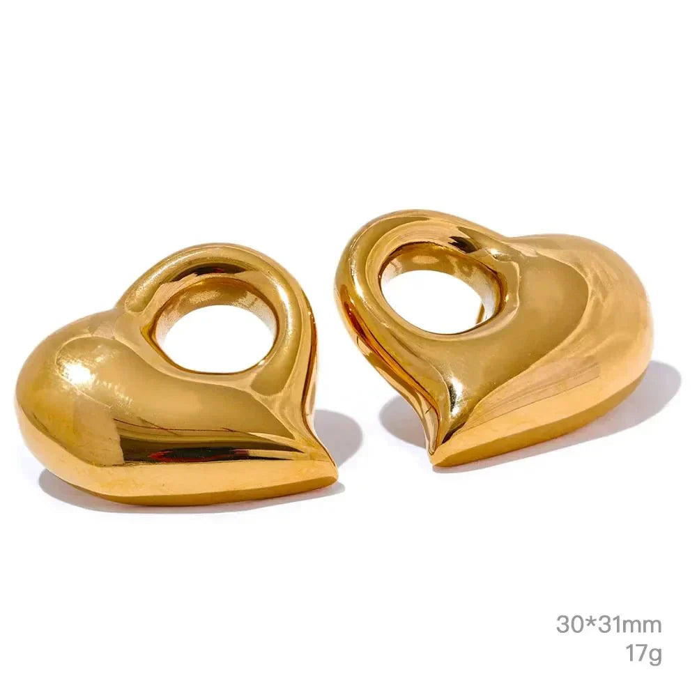 Wee Luxury Women Earrings 2906 Earrings Gold Romantic Hollow Stud Heart Earrings in Stainless Steel