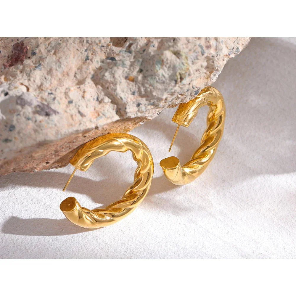 Wee Luxury Women Earrings Gold Plated Geometric Twisted Gold Plated Stud Earrings for Women