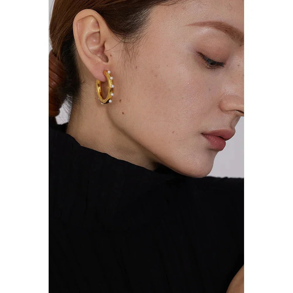 Wee Luxury Women Earrings Gold Plated Trendy Geometric Simulated Pearl Huggie Earrings in Stainless Steel