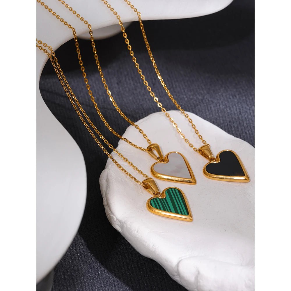 Wee Luxury Women Necklaces Acrylic Natural Shell Heart Pendant Necklace Stainless Steel Jewelry