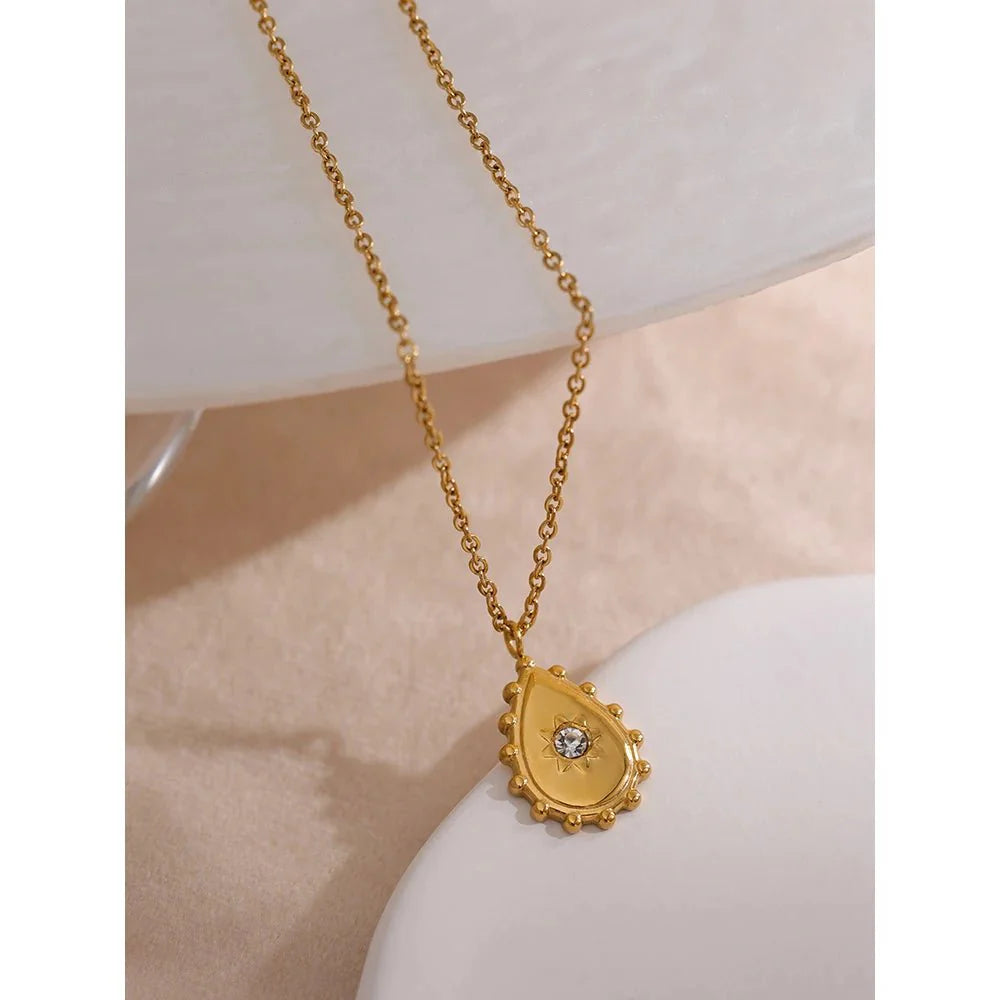 Wee Luxury Women Necklaces Gold Plated Necklace Golden Water Drop Jewellery Necklace with Cubic Zirconia Accents