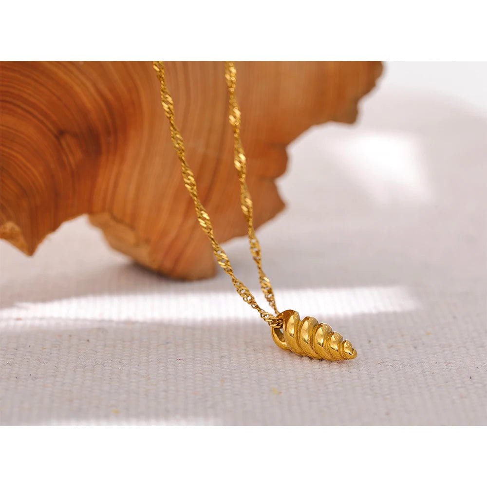 Wee Luxury Women Necklaces Gold Plated Necklace Women's Geometric Charm Jewelry - Conch Pendant Gold Plated Necklace