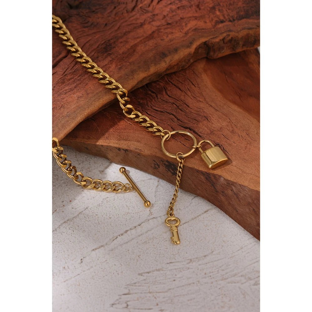 Wee Luxury Women Necklaces Minimalist Chain Punk Metal Lock Pendant Necklace