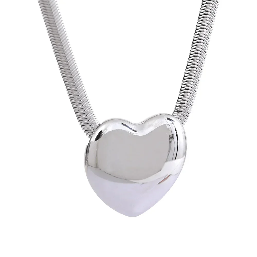 Wee Luxury Women Necklaces Platinum Stainless Steel Heart Pendant Necklace with Metal Flat Snake Chain