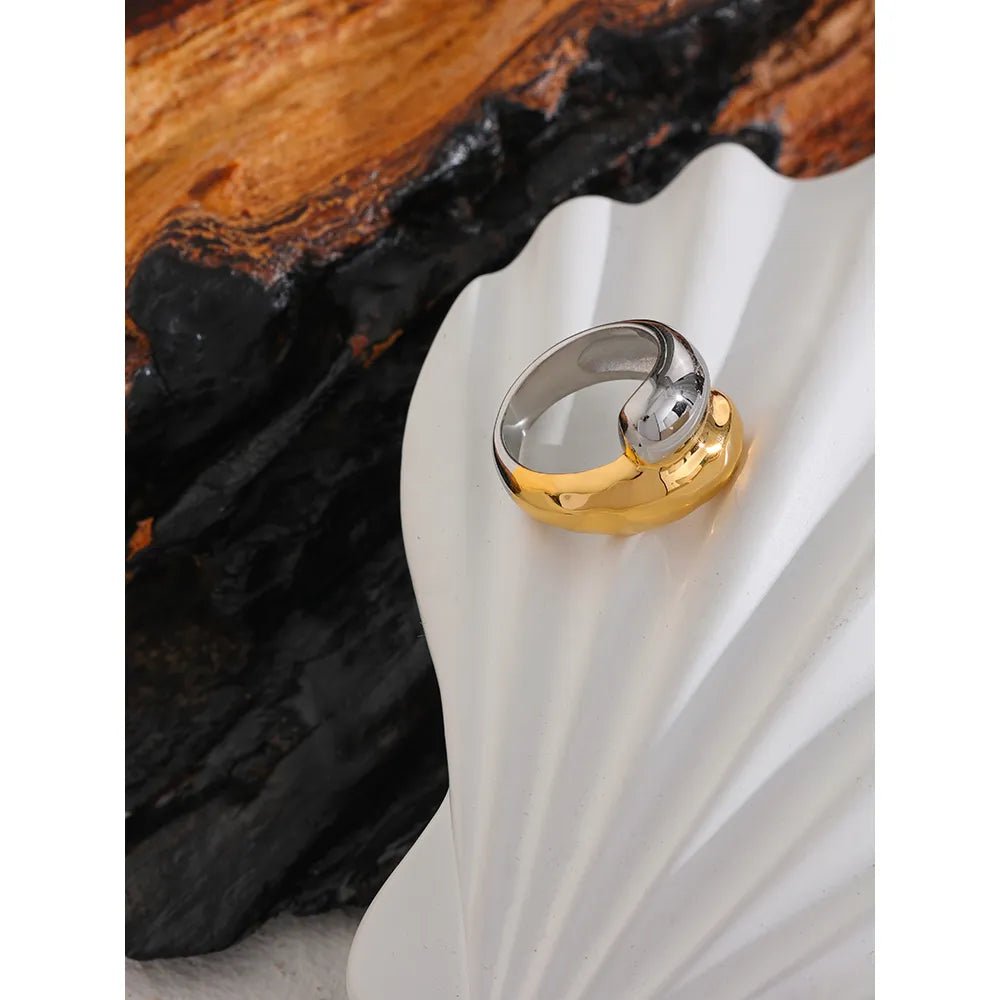 Wee Luxury Women Rings Geometric Trendy Metal Finger Twist Ring For Women