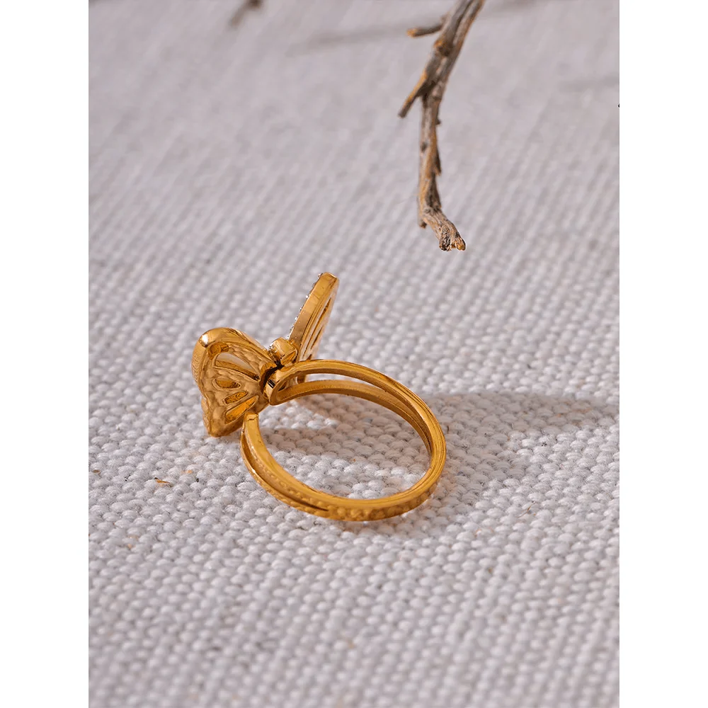 Wee Luxury Women Rings Gold Plated / 7 Exquisite Natural Shell CZ Stainless Steel Butterfly Ring