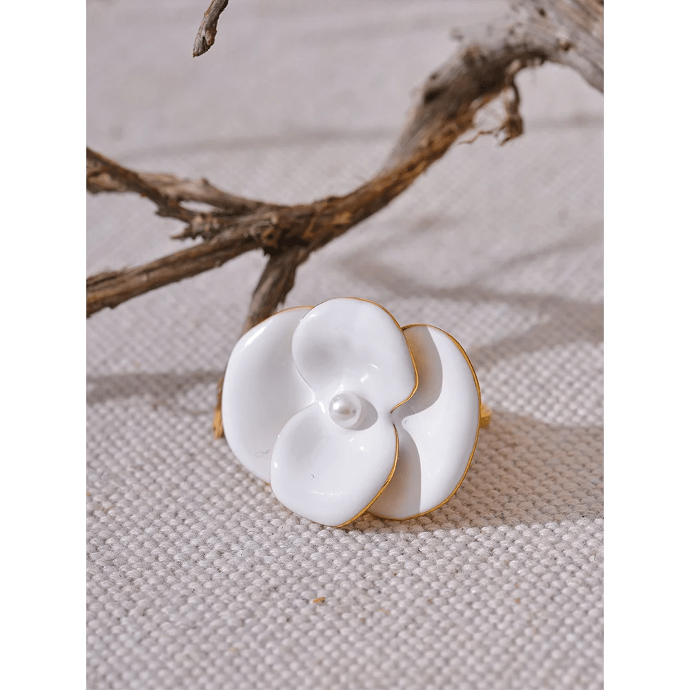 Wee Luxury Women Rings Gold Plated White Enamel Flower Fashion Chic Adjustable Ring for Women