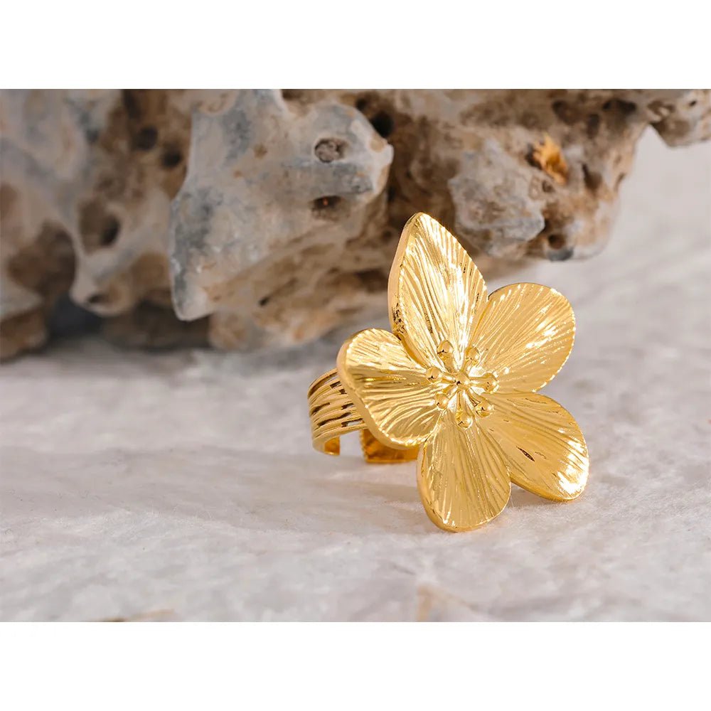 Wee Luxury YH2216A - Gold Color / 7 Trendy Fashion Stainless Steel Flower Ring Big Open Jewelry