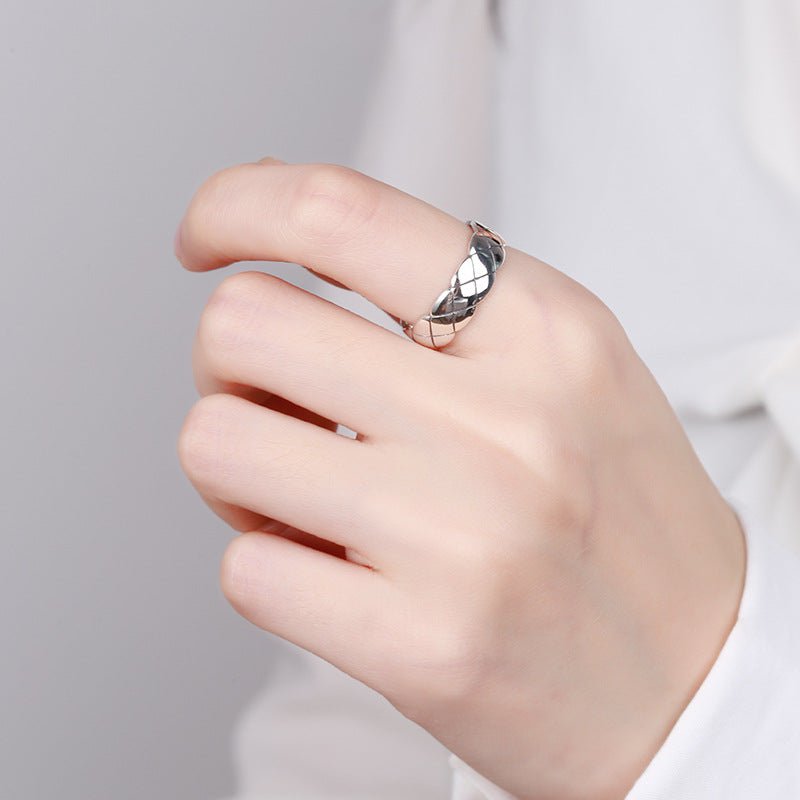 Wee Luxury Yj098/about 3.6 grams / The live mouth can be adjusted Simple Adjustable Opening Retro Style Sterling Silver Ring for Women